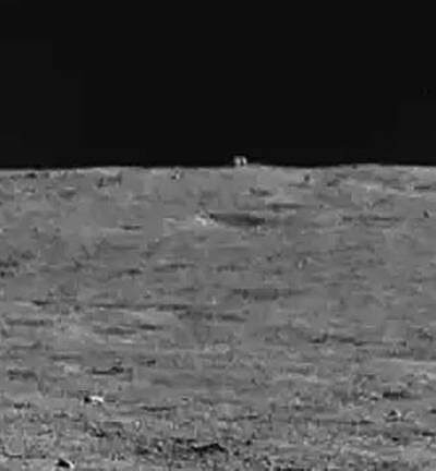 monolito na lua